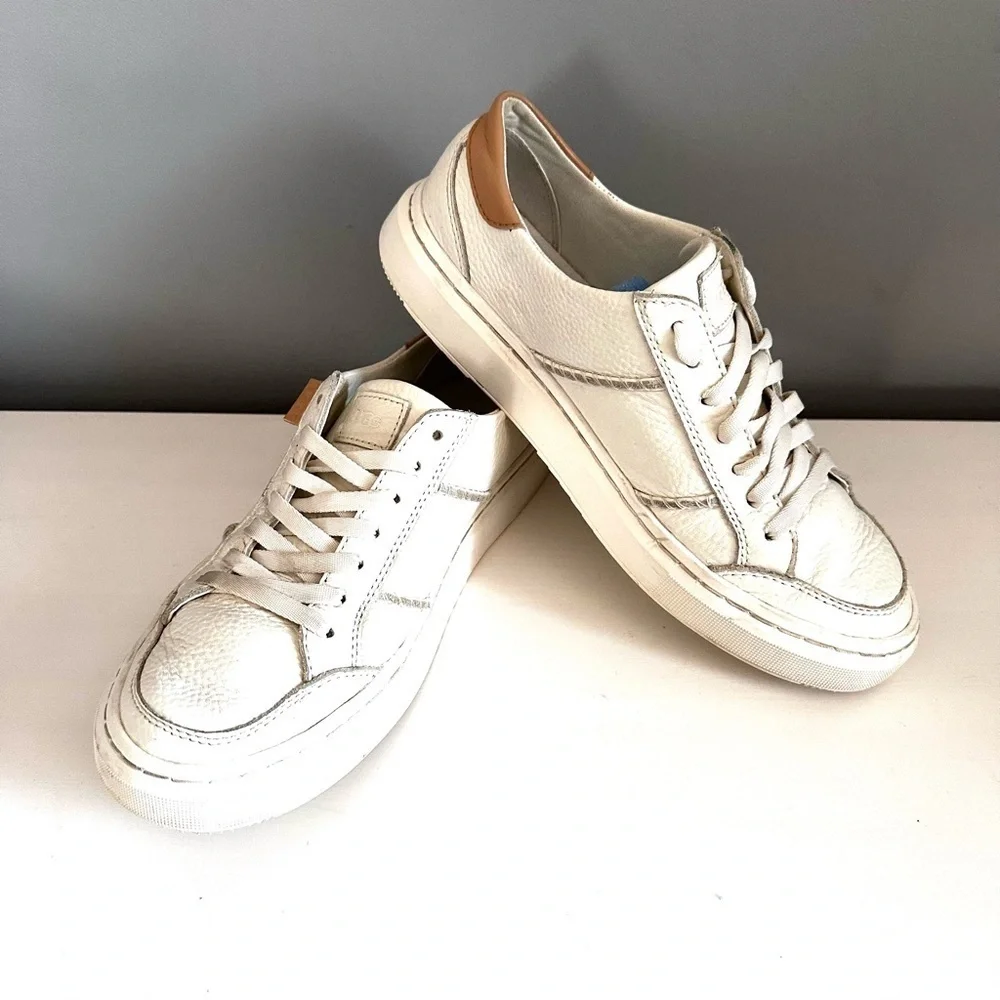 UGG white leather sneakers size 7 - Picture 1 of 8